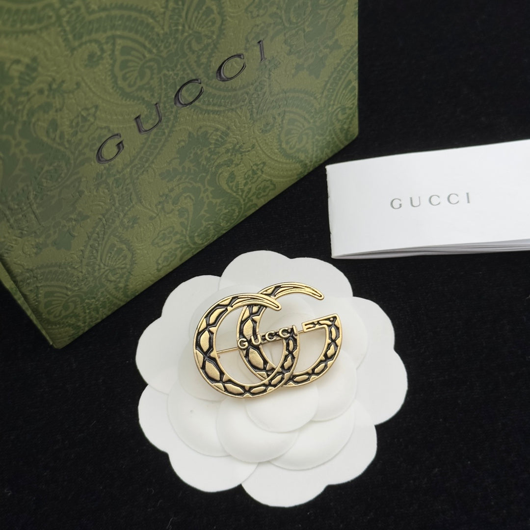 Gucci Brooch Gold 184042
