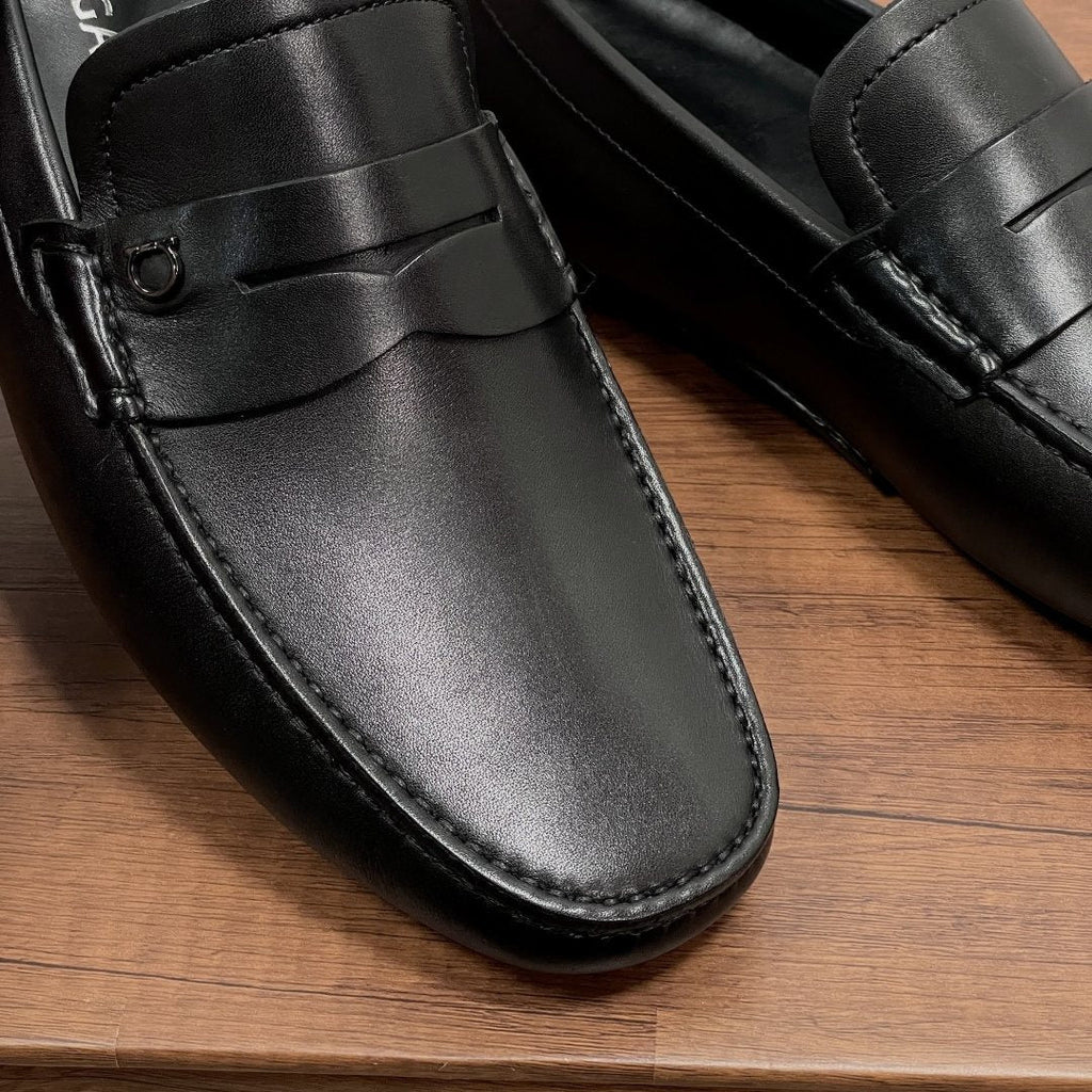 Ferragamo Black Leather Driving Shoes — detail